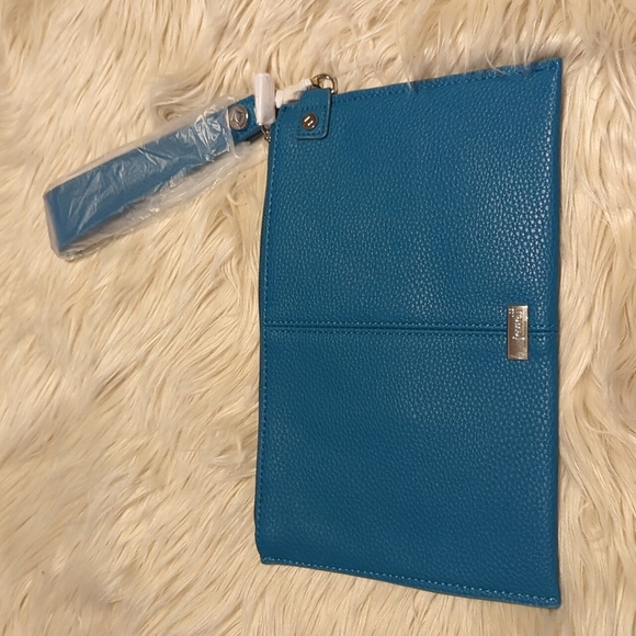 thirty-one Handbags - Brand New thirty-one blue Jewell wristlet